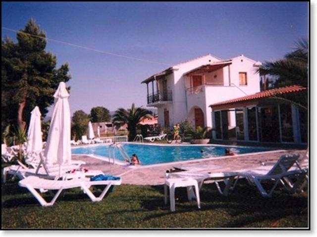 Loula Apartments Sidárion Esterno foto
